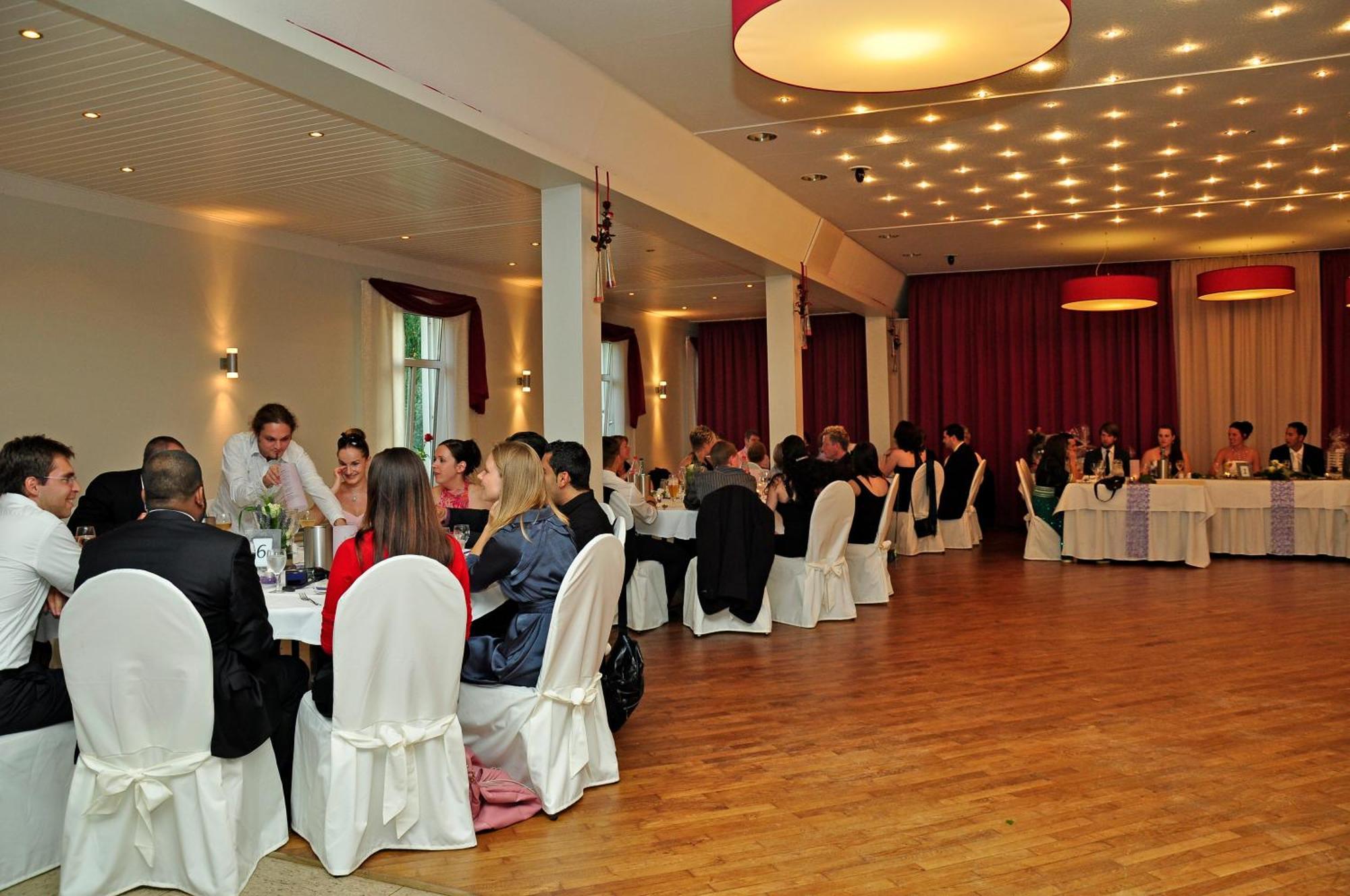 Hotel & Restaurant Zum Deutschen Hause Kirchhatten Dış mekan fotoğraf